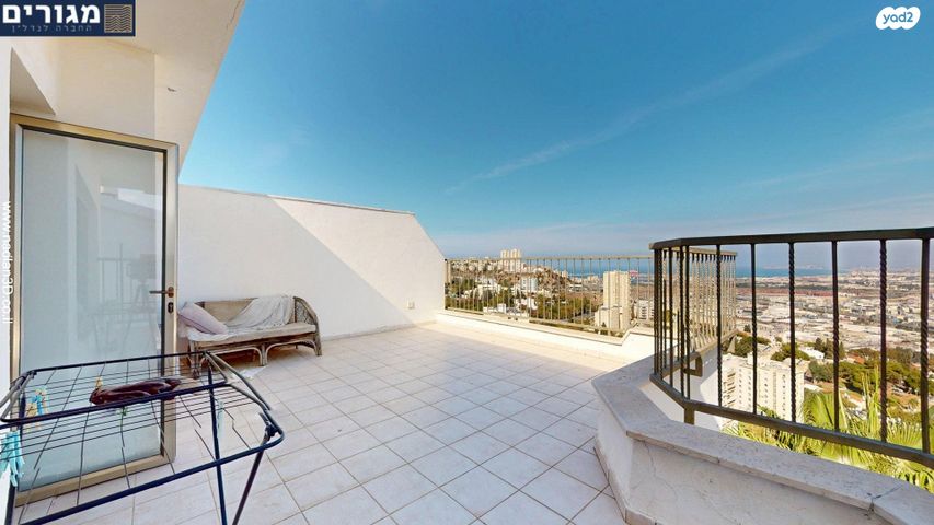 דו משפחתי, השושנים, רמות יצחק, נשר