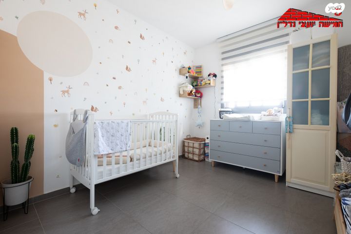 דירה, חיים חפר, הרקפות, ראשון לציון