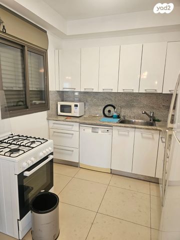 דירה, שדרת התמרים, רמת גן