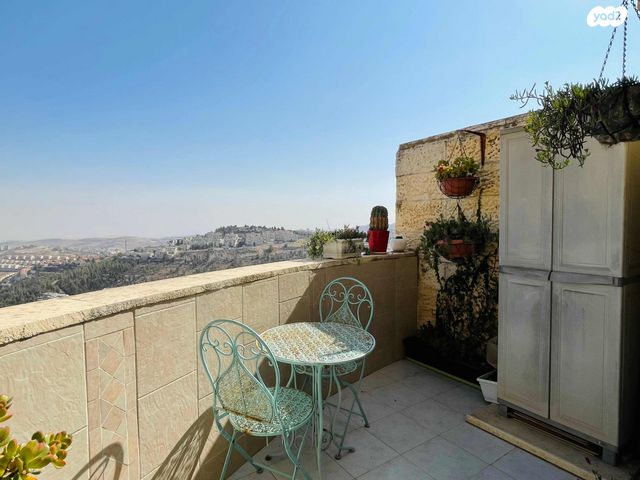 דירה, מזל גדי, פסגת זאב, ירושלים