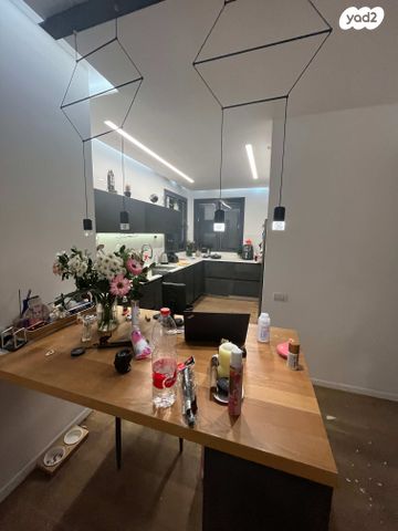 דירה, הרב ניסנבאום 37, אזור תעשיה, בת ים