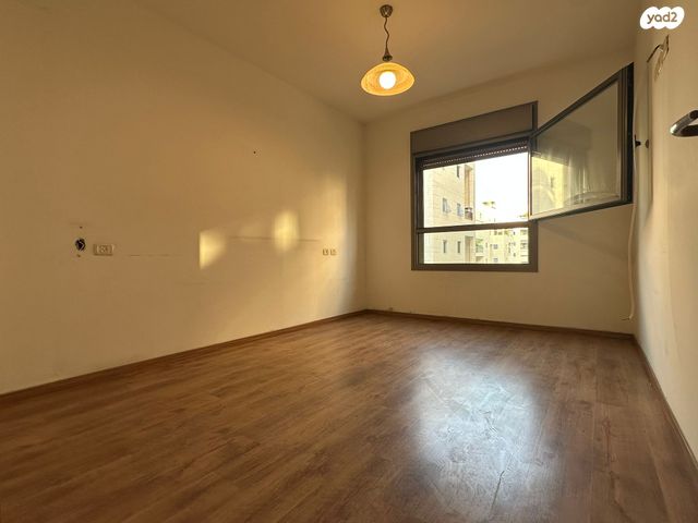 דירה, משה קול, המשתלה, תל אביב יפו