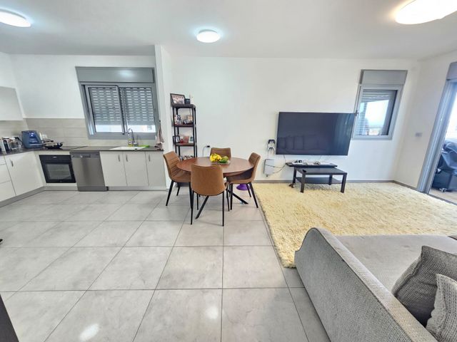 דירה, ליבנה 10, יצחק שמיר, נהריה