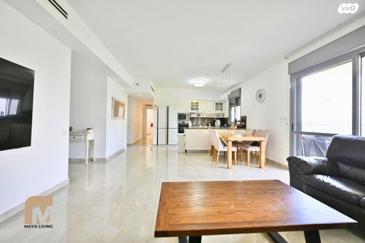 דירה, נאות רבין, יבנה