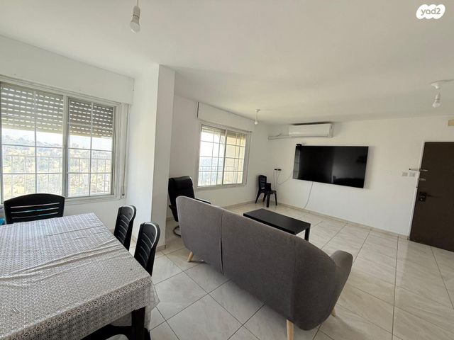 דירה, מרדכי אלקחי, ארמון הנציב, תלפיות מזרח, ירושלים