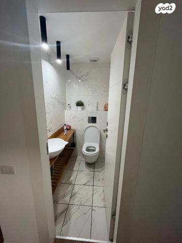 דירה, הרב ניסנבאום 37, אזור תעשיה, בת ים