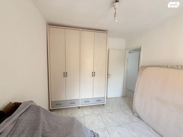 דירה, מרדכי אלקחי, ארמון הנציב, תלפיות מזרח, ירושלים