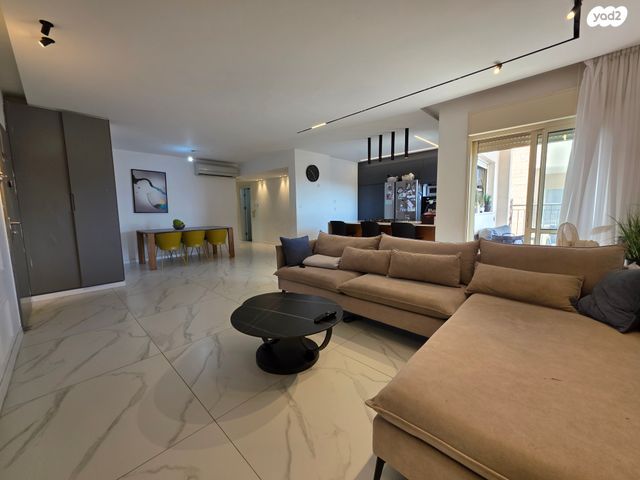 דירה, חודשי השנה, העונות - בבניה, רובע 11, אילת