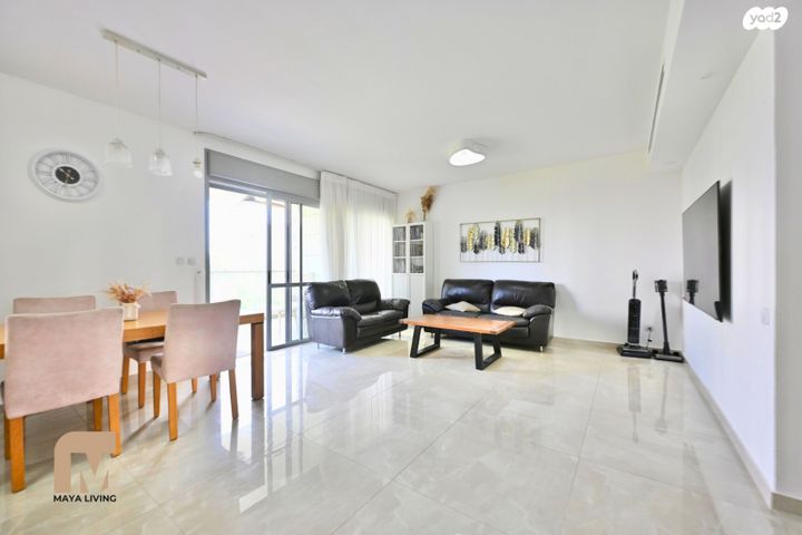 דירה, נאות רבין, יבנה