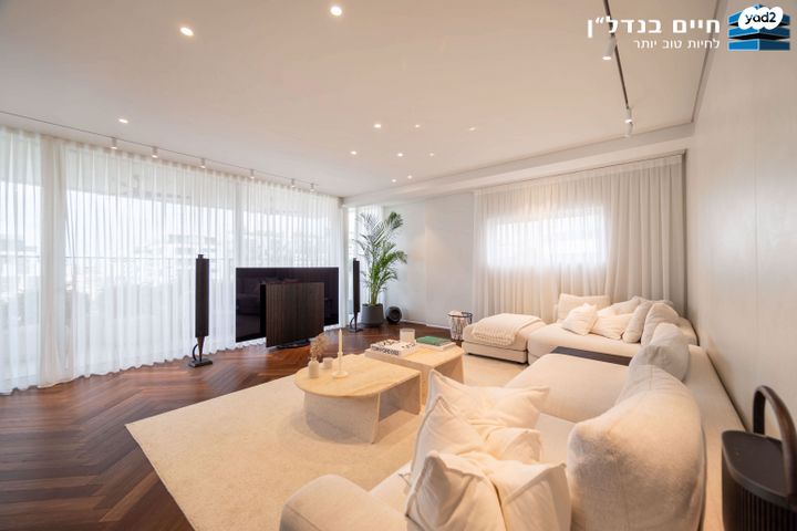 גג/ פנטהאוז, ריינס, ארלוזורוב, גבעתיים