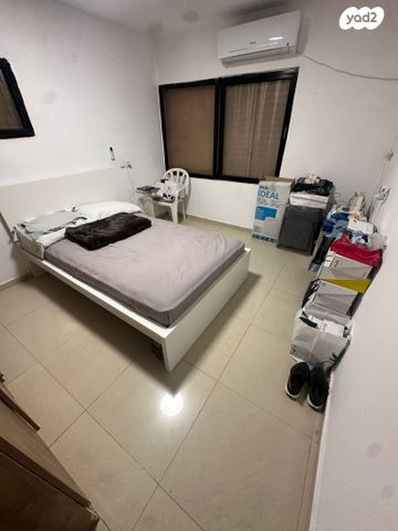 דירה, יצחק בן צבי, רמלה