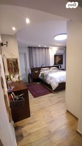 גג/ פנטהאוז, רחובות