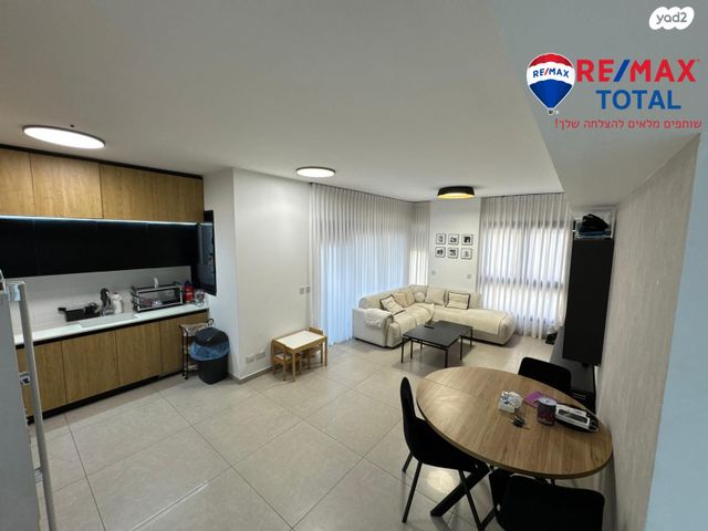 דירה, אריק איינשטיין 1, דרום חדש, פארק הים, בת ים