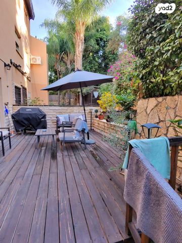 דירת גן, צוותא ב, אלפי מנשה