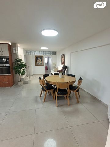 דופלקס, הרב שמואל רוזובסקי, רובע ג', אשדוד