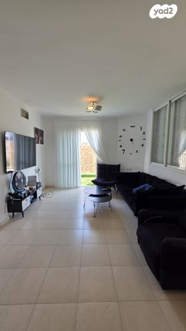 דירה, יחיאל מיכל פינס, פתח תקווה