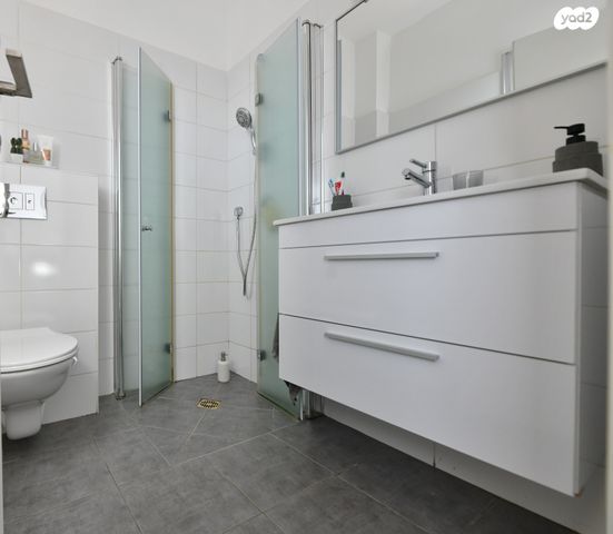 גג/ פנטהאוז, יצחק רבין, קרית רבין, חולון