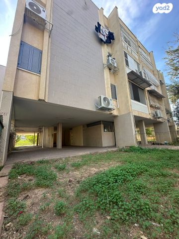 דירה, יצחק בן צבי, רמלה