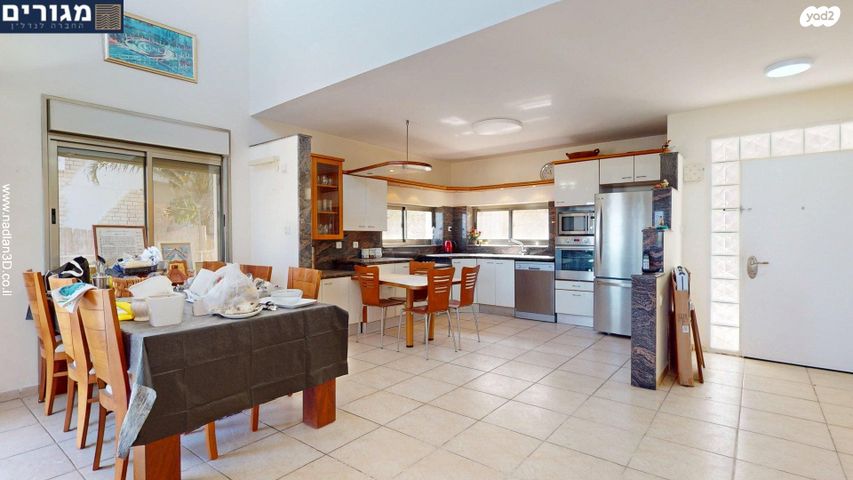 דו משפחתי, השושנים, רמות יצחק, נשר