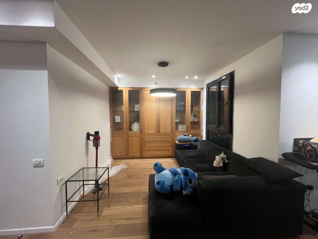 דירה, הרב ניסנבאום 37, אזור תעשיה, בת ים