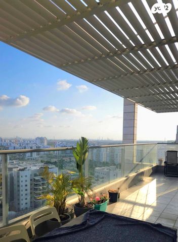 גג/ פנטהאוז, יבנה