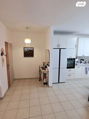 דירת גן, צוותא ב, אלפי מנשה