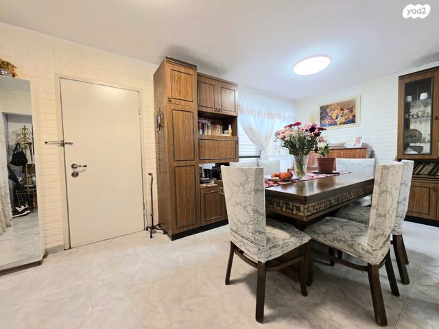 דירת גן, שיכון ג, טבריה