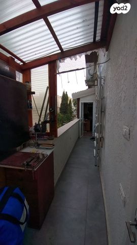 גג/ פנטהאוז, רחובות