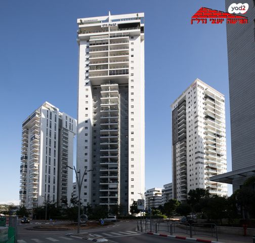 דירה, חיים חפר, הרקפות, ראשון לציון