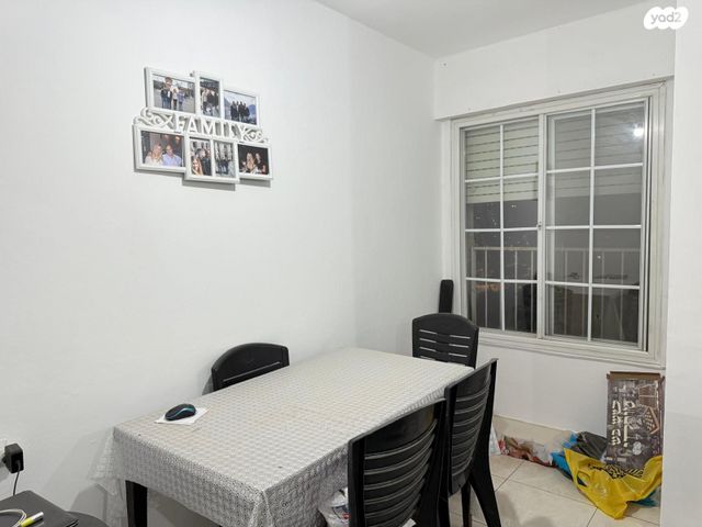 דירה, מרדכי אלקחי, ארמון הנציב, תלפיות מזרח, ירושלים