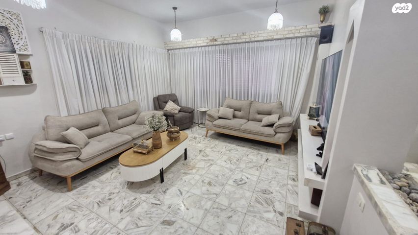 בית פרטי/ קוטג', חיים משה שפירא, גבעת הזיתים, פסגת לוד, לוד