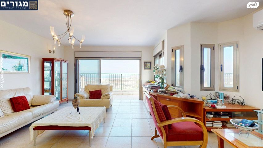 דו משפחתי, השושנים, רמות יצחק, נשר