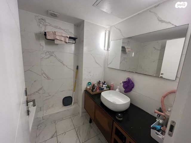 דירה, הרב ניסנבאום 37, אזור תעשיה, בת ים