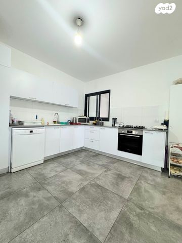 דירה, שרונה, כפר יונה