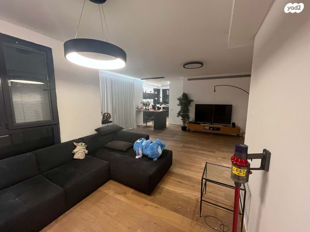 דירה, הרב ניסנבאום 37, אזור תעשיה, בת ים