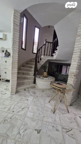 בית פרטי/ קוטג', חיים משה שפירא, גבעת הזיתים, פסגת לוד, לוד