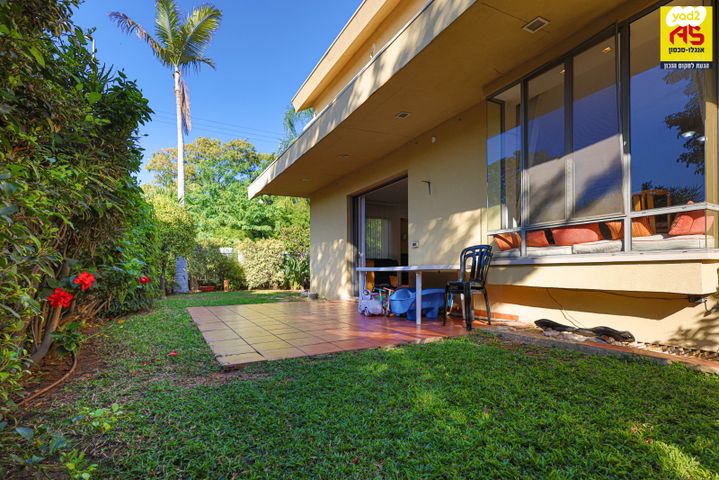 דו משפחתי, רעננה