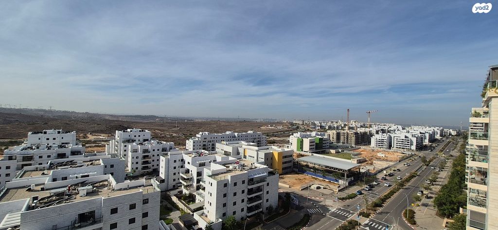 דירה, חיים הרצוג, ראש העין