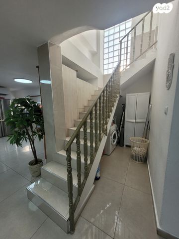 דופלקס, הרב שמואל רוזובסקי, רובע ג', אשדוד