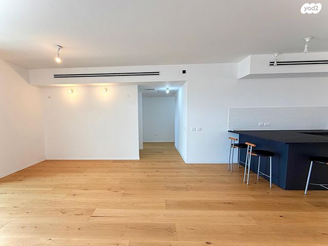 גג/ פנטהאוז, אפרים קישון 24, מרכז, הרצליה