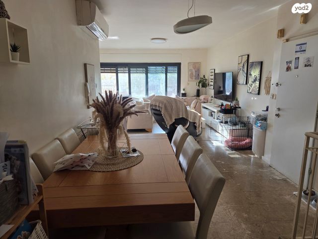 דירת גן, רפאל דה לה פרגולה, גילה, ירושלים