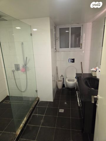 דירת גן, רפאל דה לה פרגולה, גילה, ירושלים