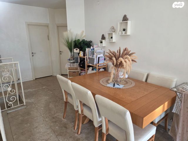 דירת גן, רפאל דה לה פרגולה, גילה, ירושלים