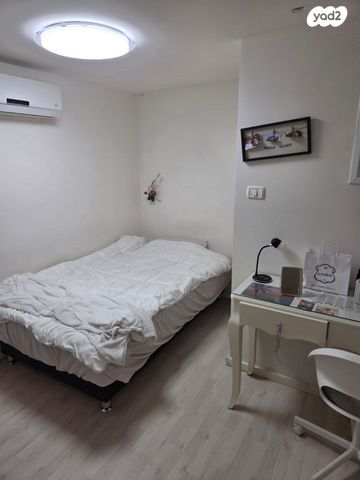 דירת גן, רפאל דה לה פרגולה, גילה, ירושלים