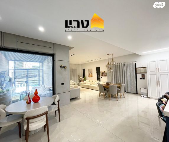 בית פרטי/ קוטג', אומן