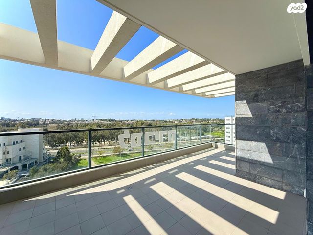 אפרים קישון 24