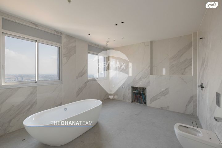 גג/ פנטהאוז, ארצי שרמן, גלי הים, נתניה