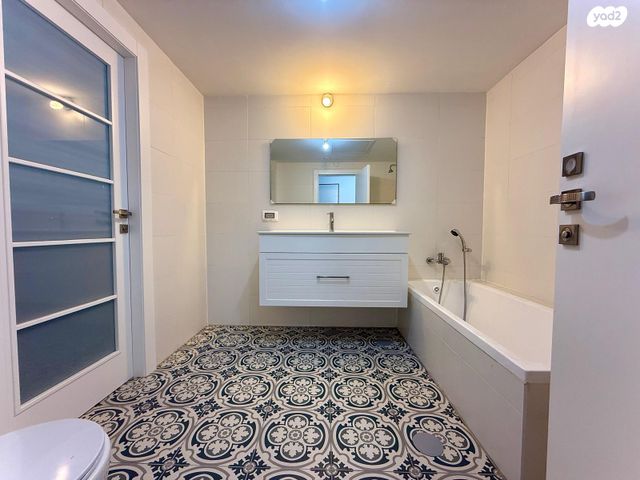 גג/ פנטהאוז, נתן אלתרמן, הרצליה