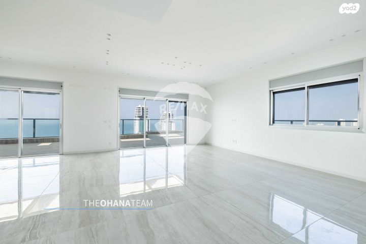 גג/ פנטהאוז, ארצי שרמן, גלי הים, נתניה