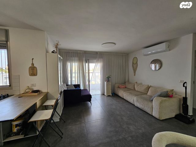 דירה, רבקה אמנו, אחיסמך, לוד